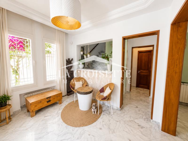 Villa avec jardin S+4 meublée à La Marsa